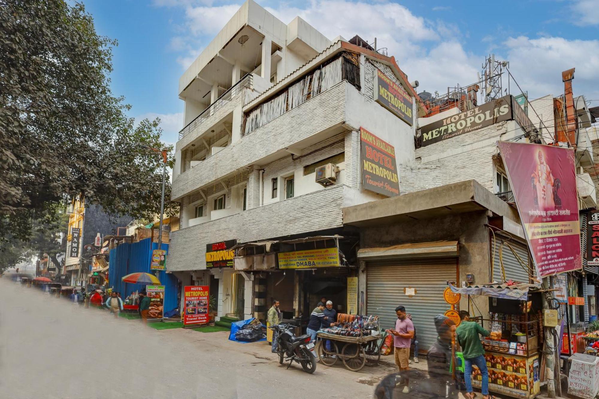 Metropolis Tourist At Near Ramakrishna Ashram Marg Metro Station Hotel New Delhi