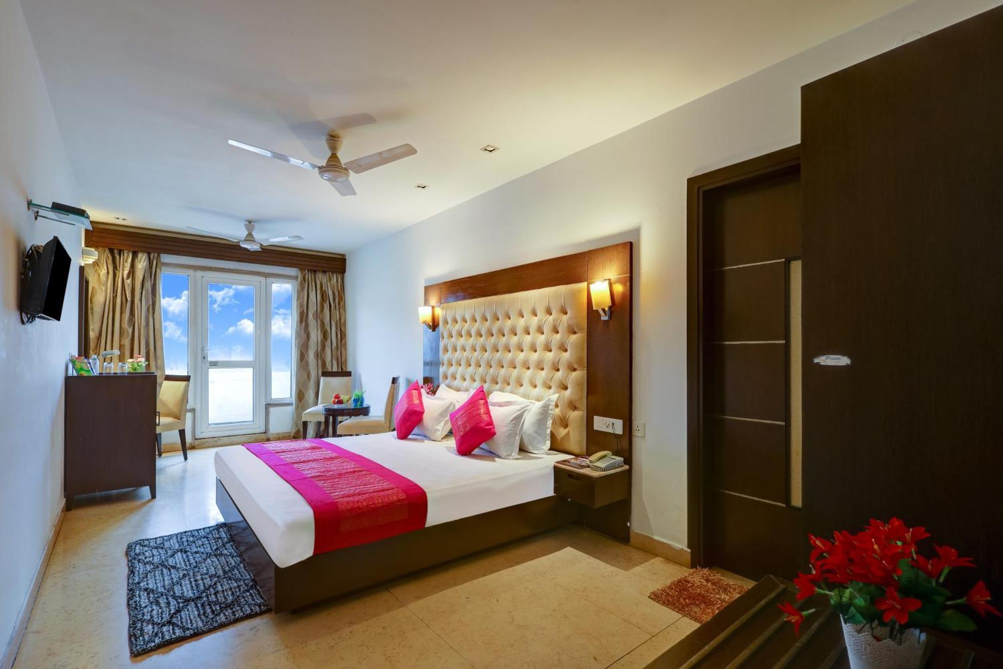 Hotel Metropolis Tourist At Near Ramakrishna Ashram Marg Metro Station New Delhi