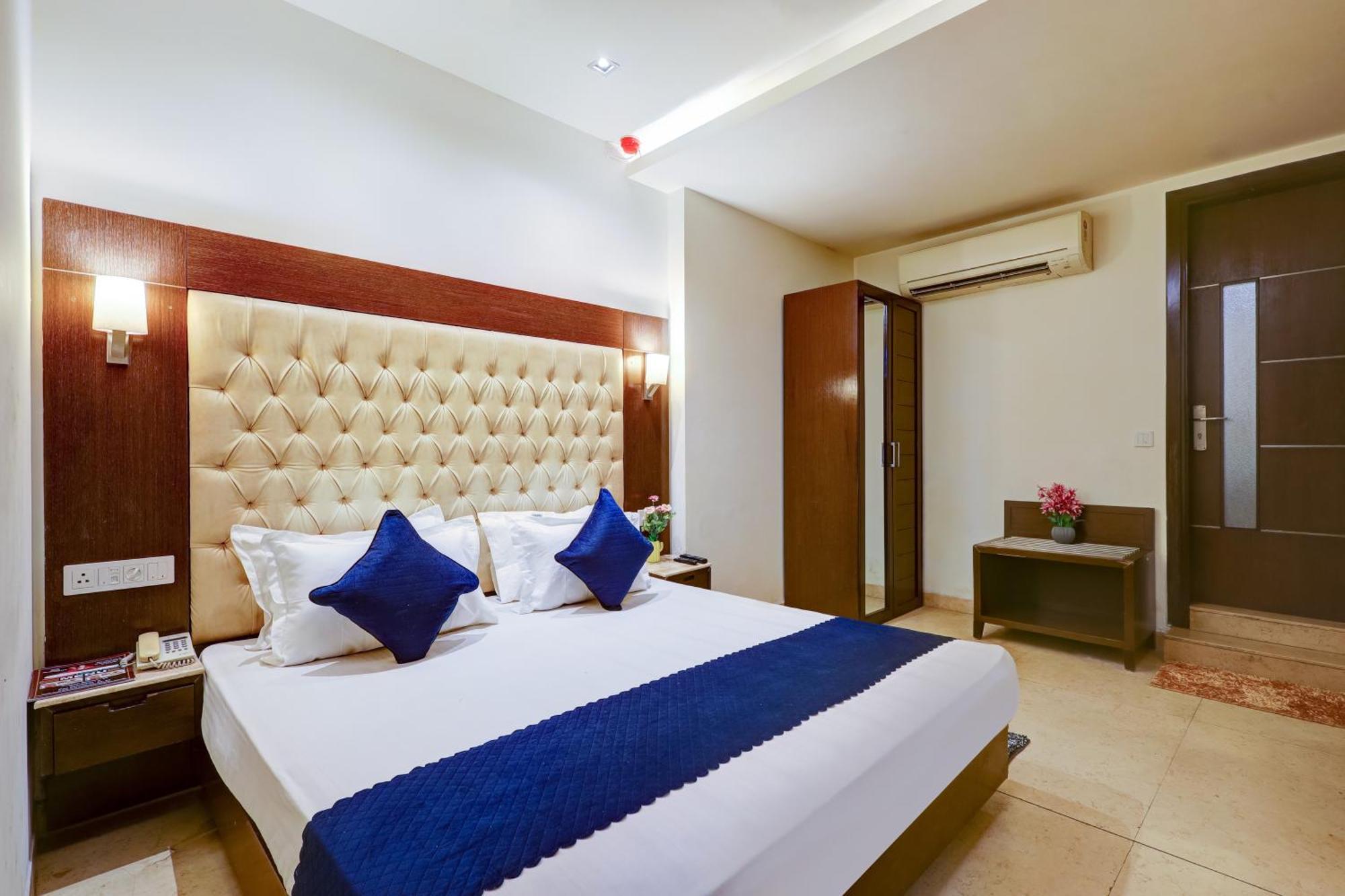 Metropolis Tourist At Near Ramakrishna Ashram Marg Metro Station 3* New Delhi
